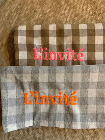 Serviettes brodées