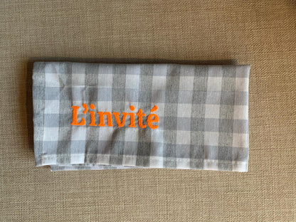 Serviettes brodées