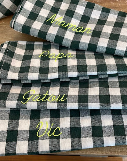 Serviettes brodées