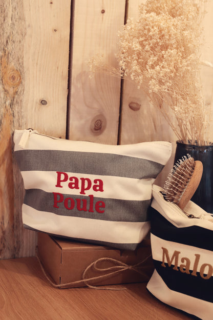 Trousse brodée