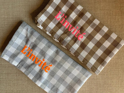 Serviettes brodées