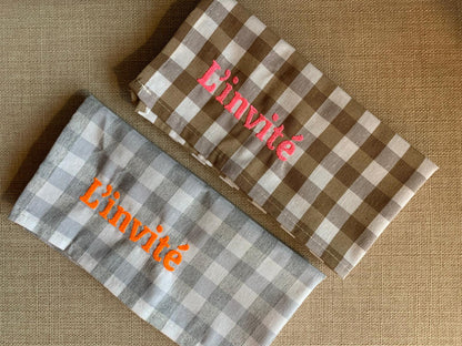 Serviettes brodées