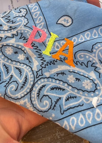 Bandana brodé personnalisé